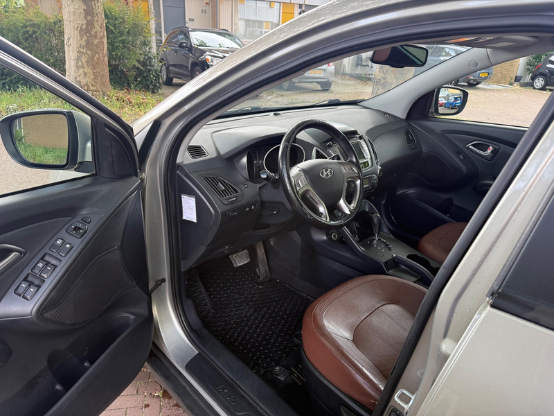Hyundai iX35 AUTOMAAT / Panorama dak / UNIEK / Veel opties — photo 11