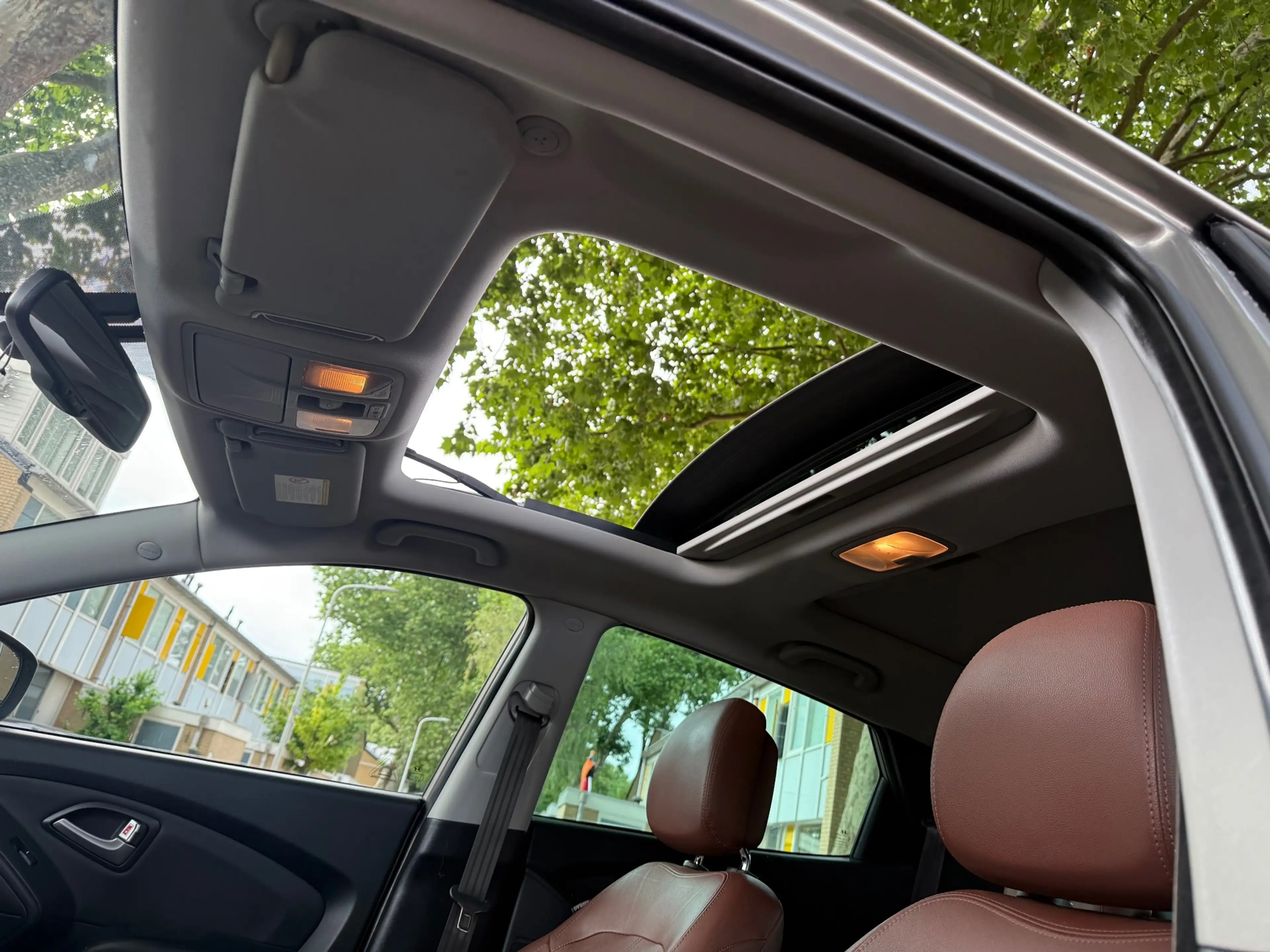 Hyundai iX35 AUTOMAAT / Panorama dak / UNIEK / Veel opties — photo 14