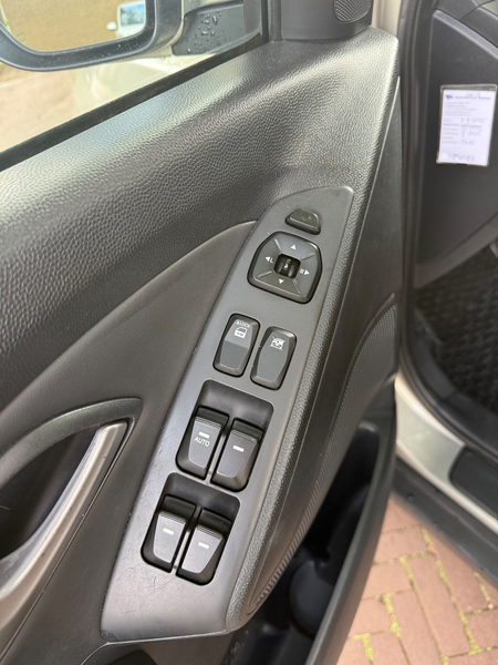 Hyundai iX35 AUTOMAAT / Panorama dak / UNIEK / Veel opties — photo 12