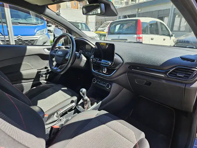 Ford Fiesta view 9
