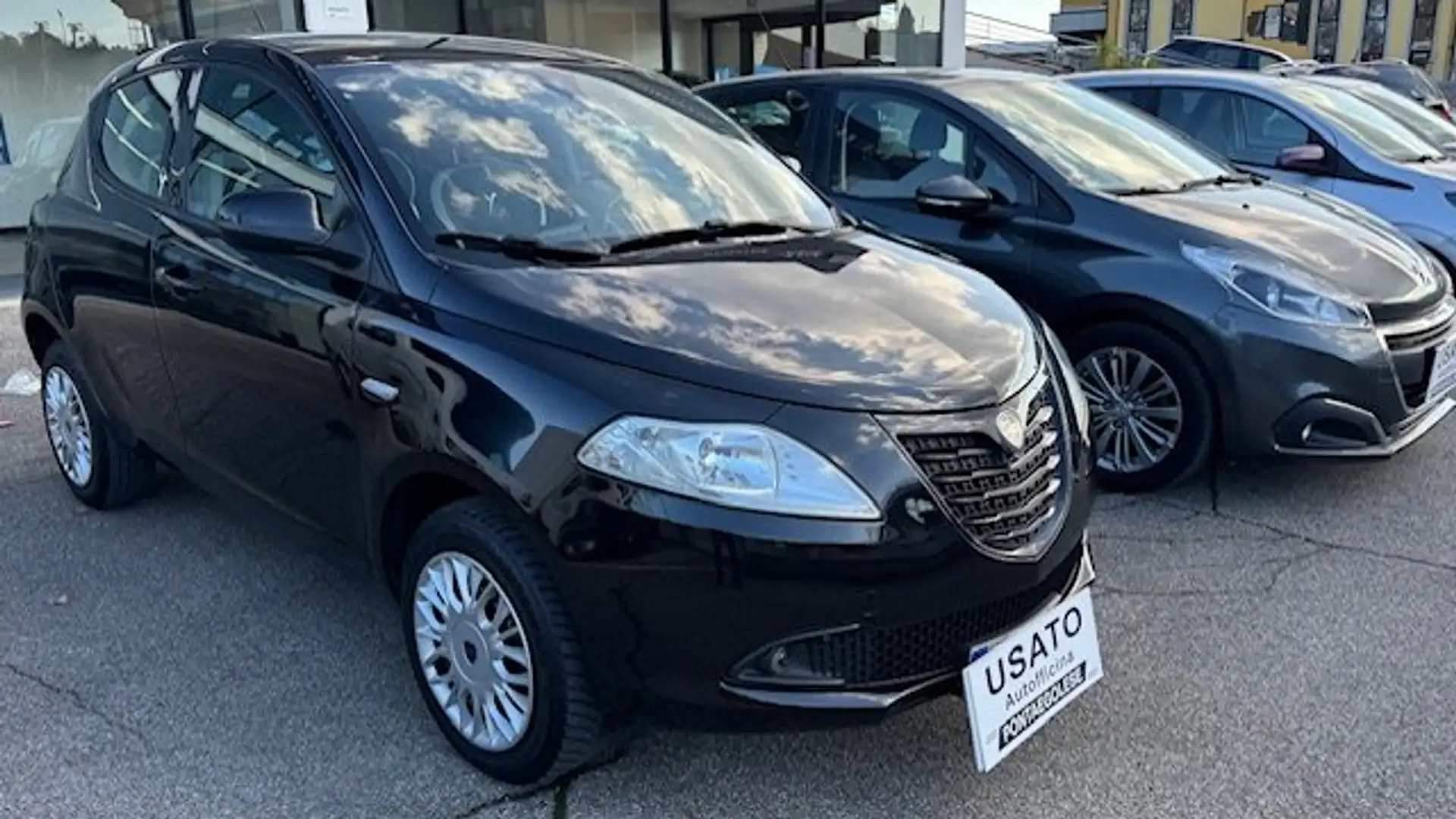 Lancia Ypsilon Ypsilon 0.9 t.air Silver ecochic metano 80cv E6 Negro - 2