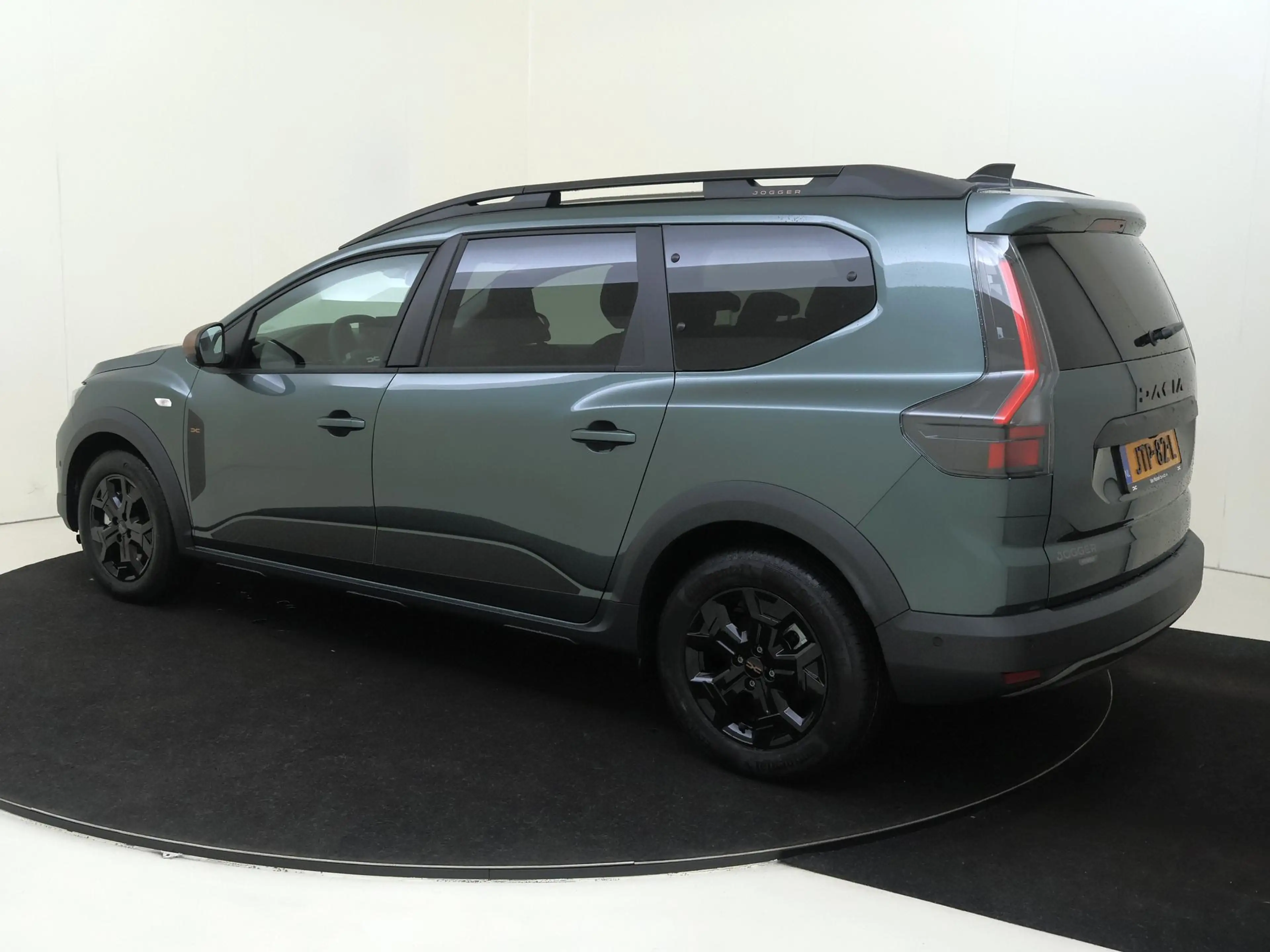 Dacia Jogger 1.8 hybrid 155 Limited Edition 7persoons | Navigat — photo 3