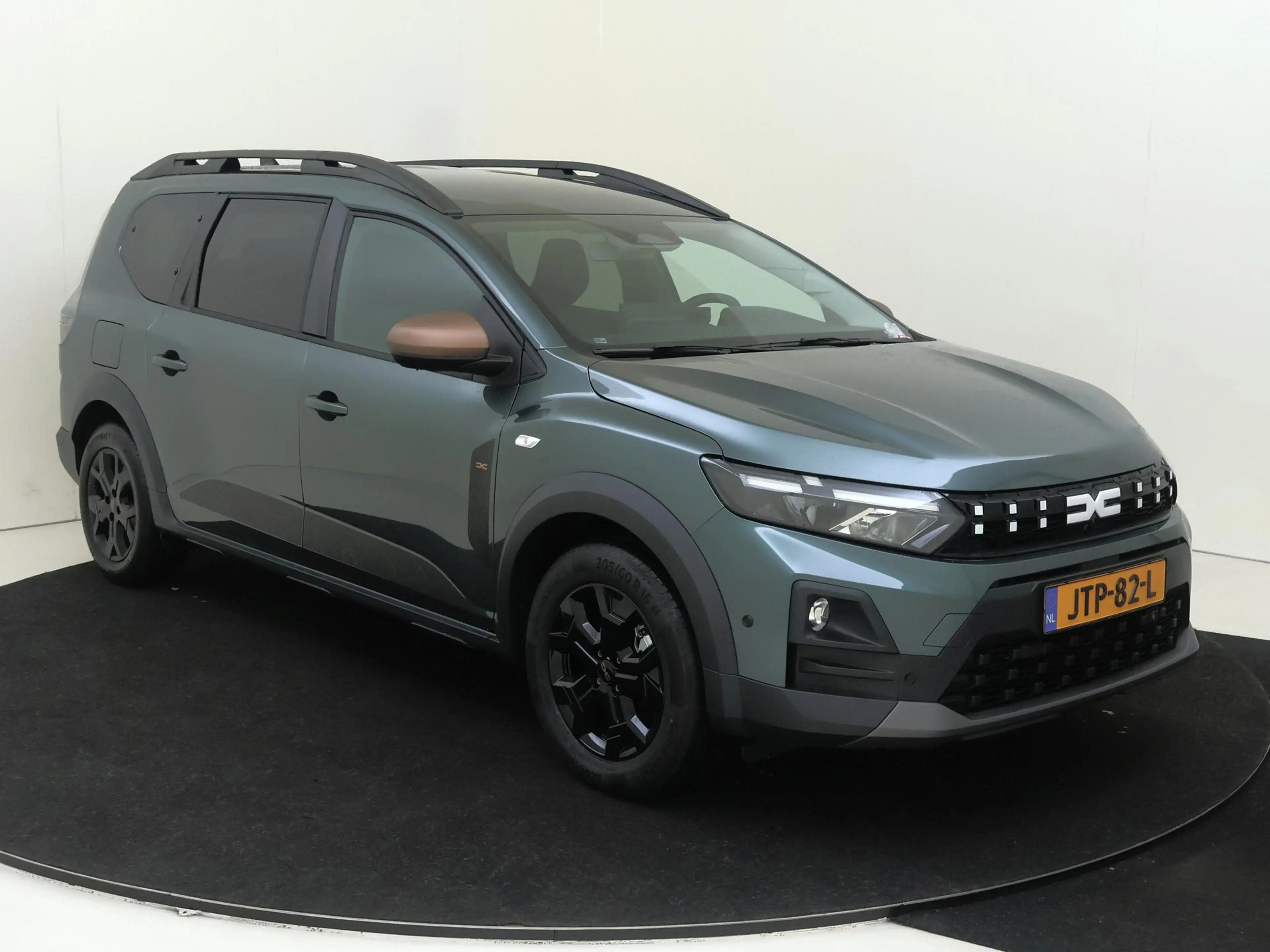 Dacia Jogger 1.8 hybrid 155 Limited Edition 7persoons | Navigat — photo 2