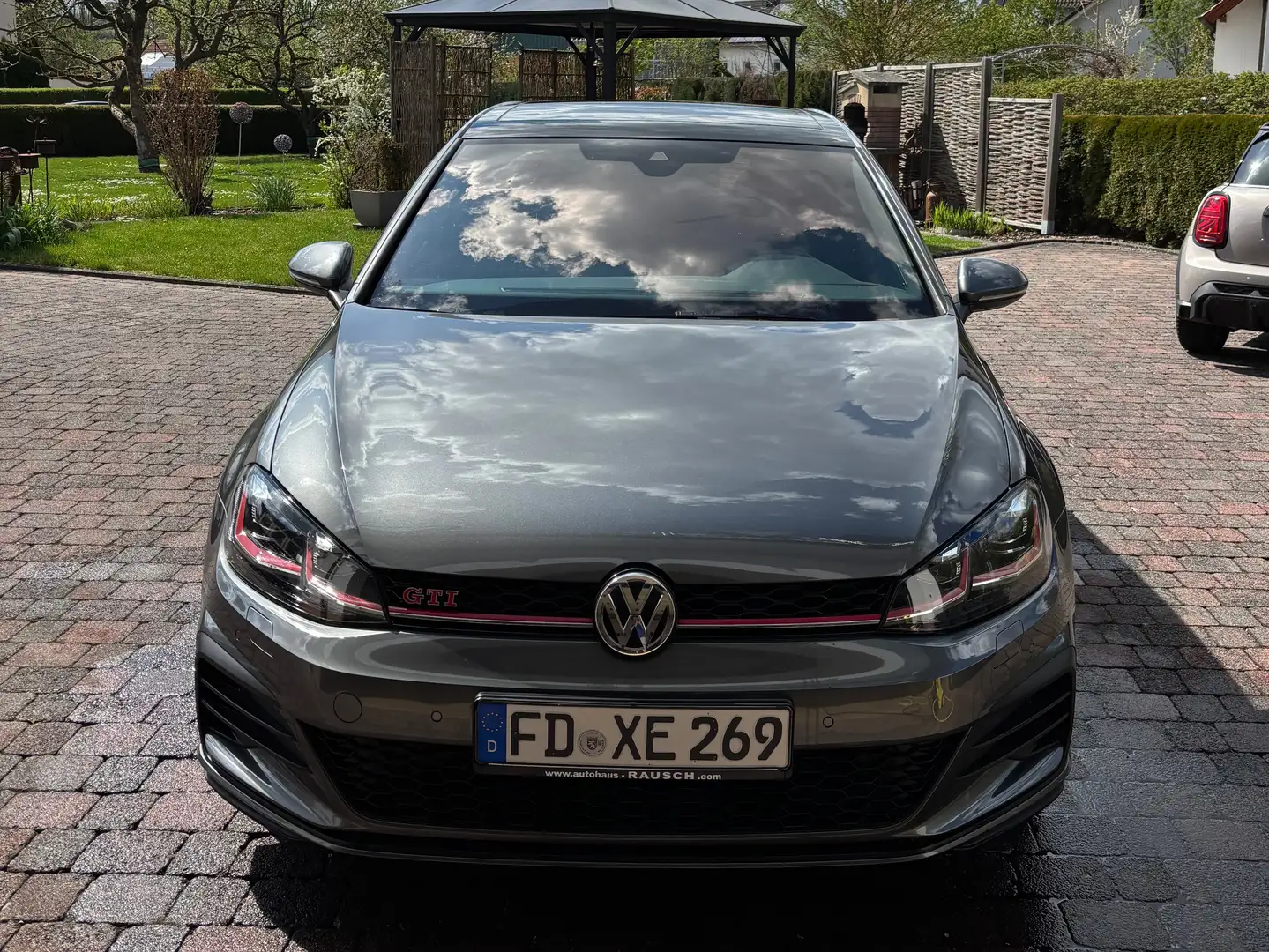 Volkswagen Golf GTI Golf GTI (BlueMotion Technology) DSG Performance Grau - 1