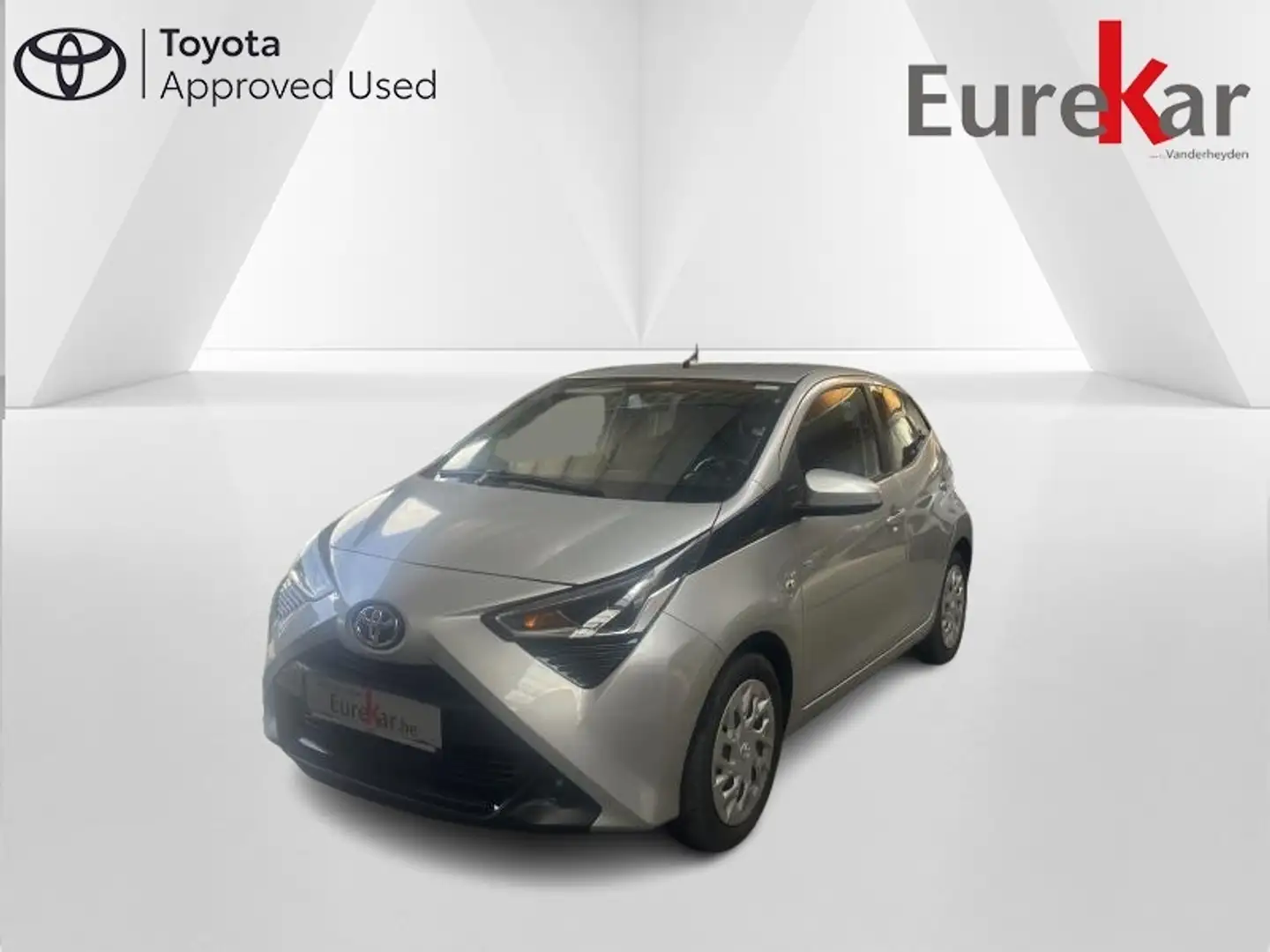 Toyota Aygo 1.0 VVT-I X-Play Grijs - 1