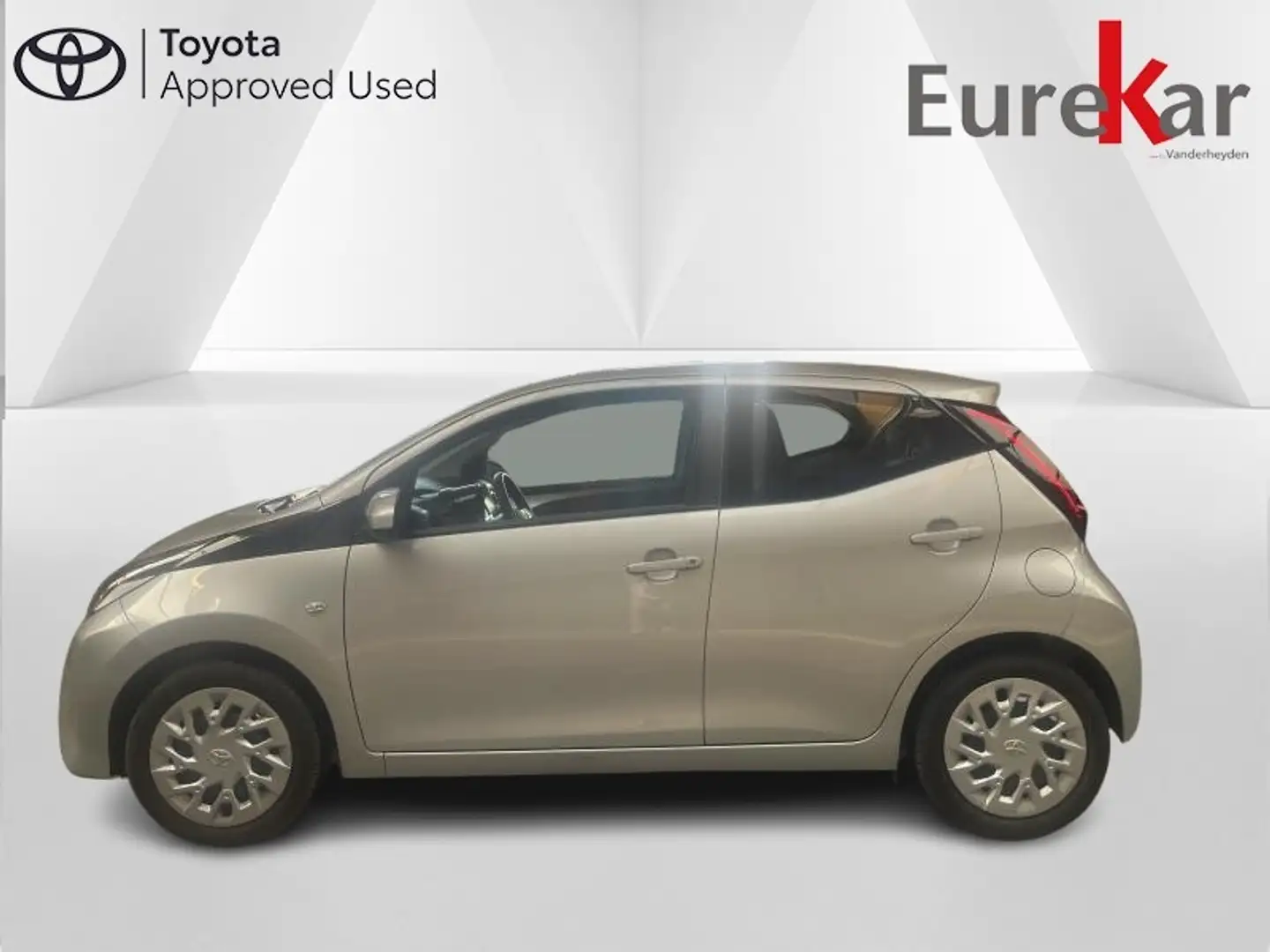 Toyota Aygo 1.0 VVT-I X-Play Grijs - 2