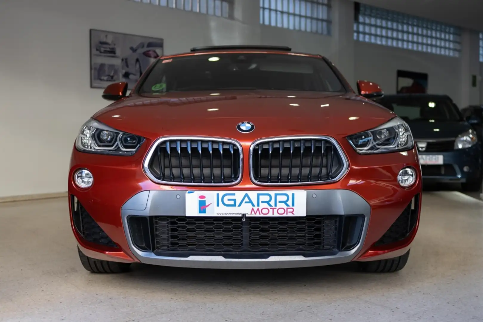 BMW X2 sDrive 20dA Orange - 2