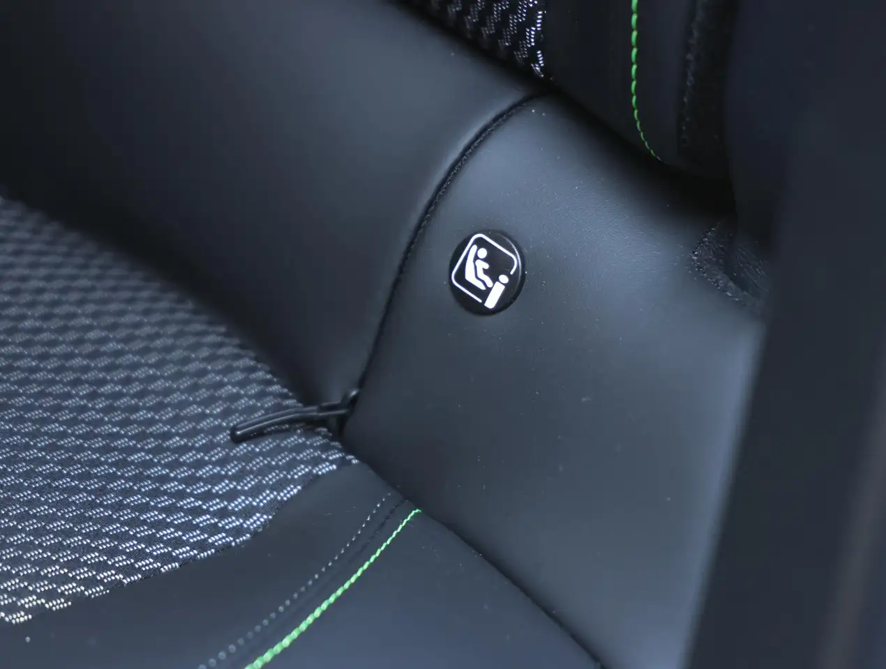 Peugeot 208 2026 — фото 15