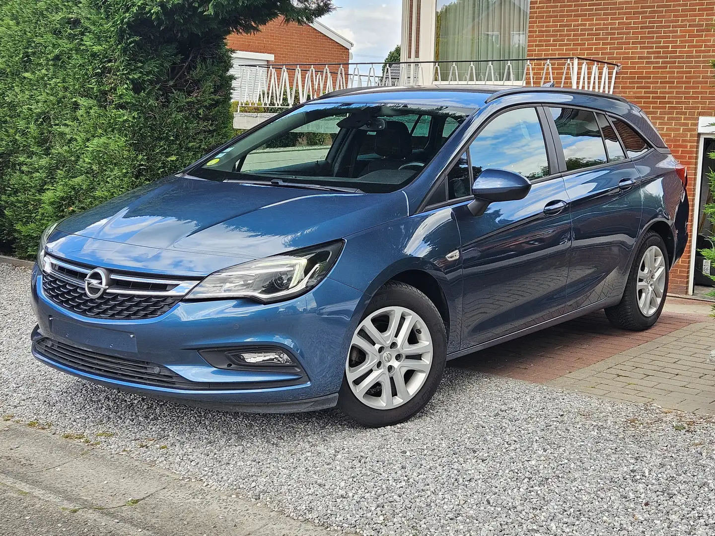 Opel Astra Sports Tourer 1.6 CDTi ECOTEC D Dynamic / GARANTIE Bleu - 1