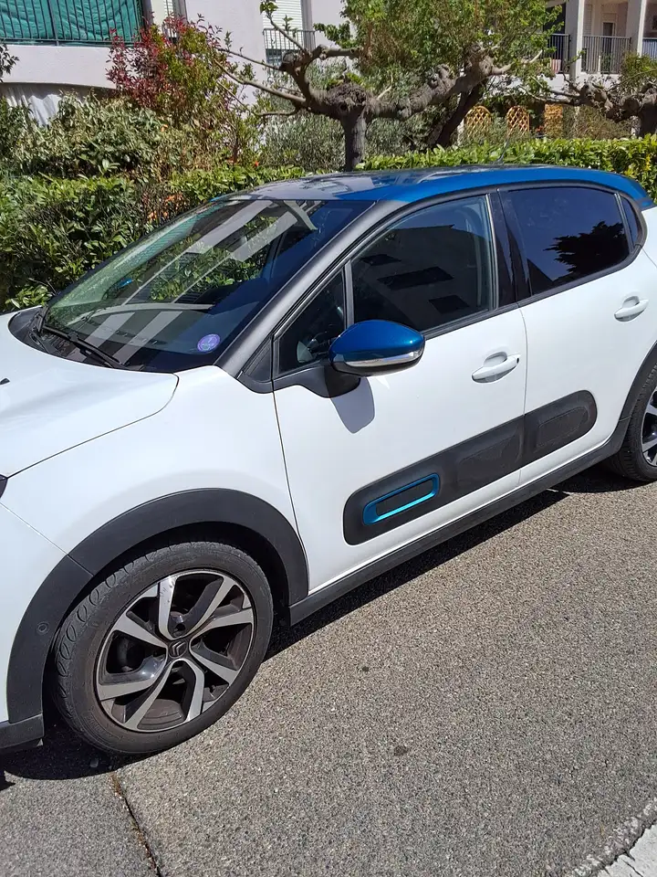 Citroen C3 1.2 PureTech 83 ch S\u0026S Shine Bi Cou