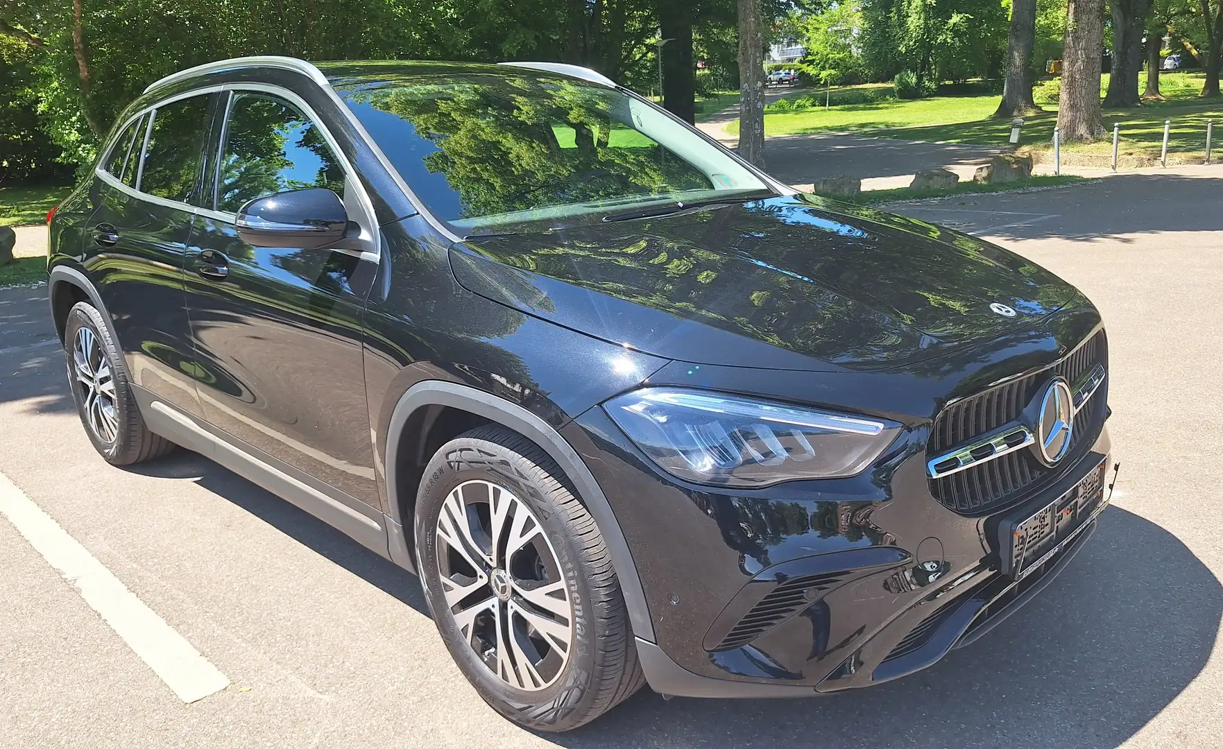 Mercedes-Benz GLA 200 7G-DCT Urban Kamera AHK. Navi Spur Paket Black - 2
