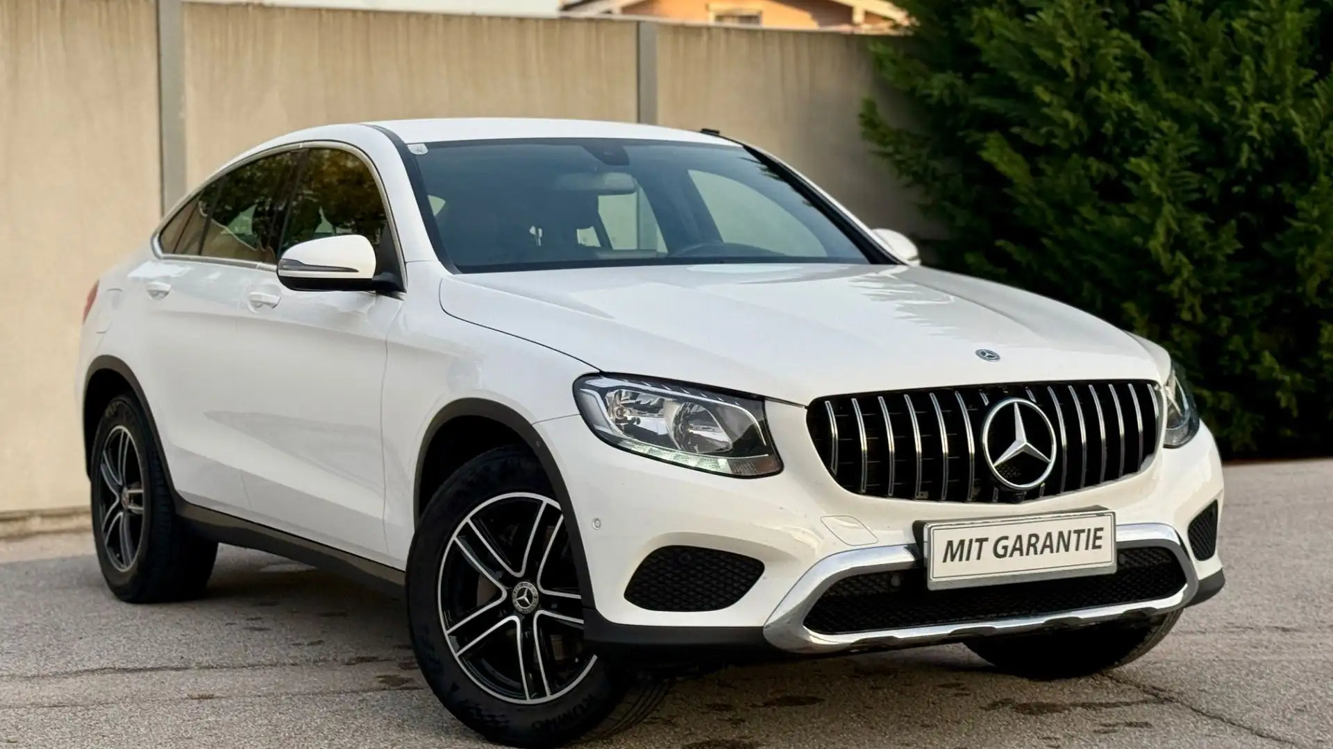 Mercedes-Benz GLC 220 d Coupe *1.Besitz +Wenig Kilometer Servicegepfleg Weiß - 2