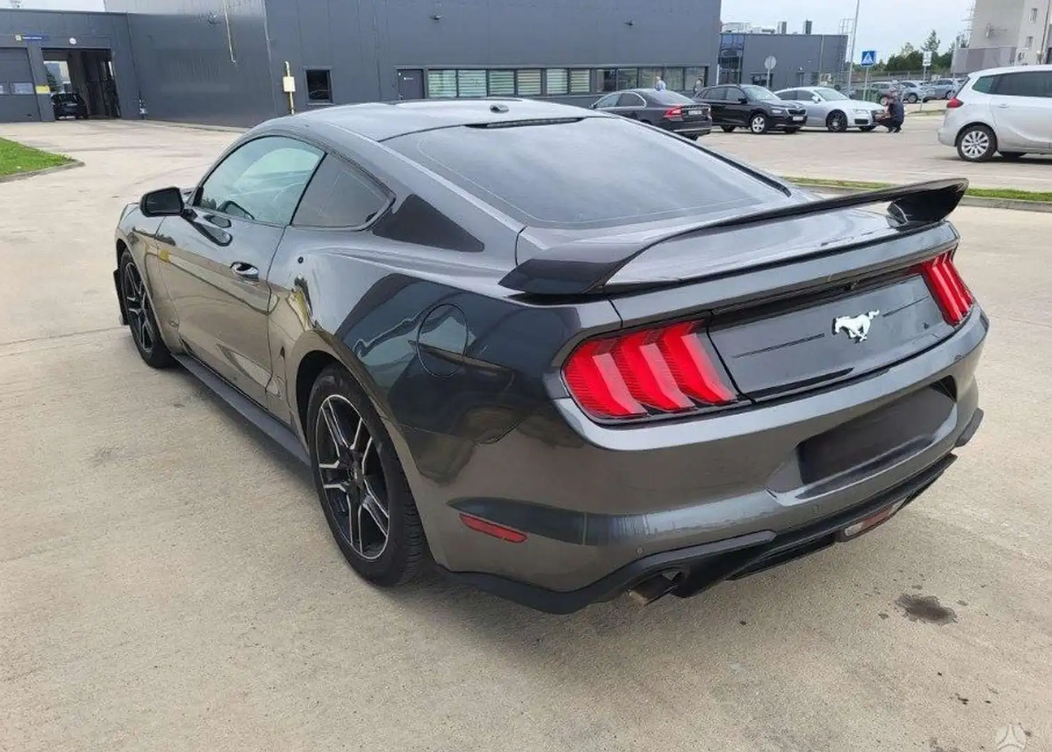 Ford Mustang Coupé Grijs - 2