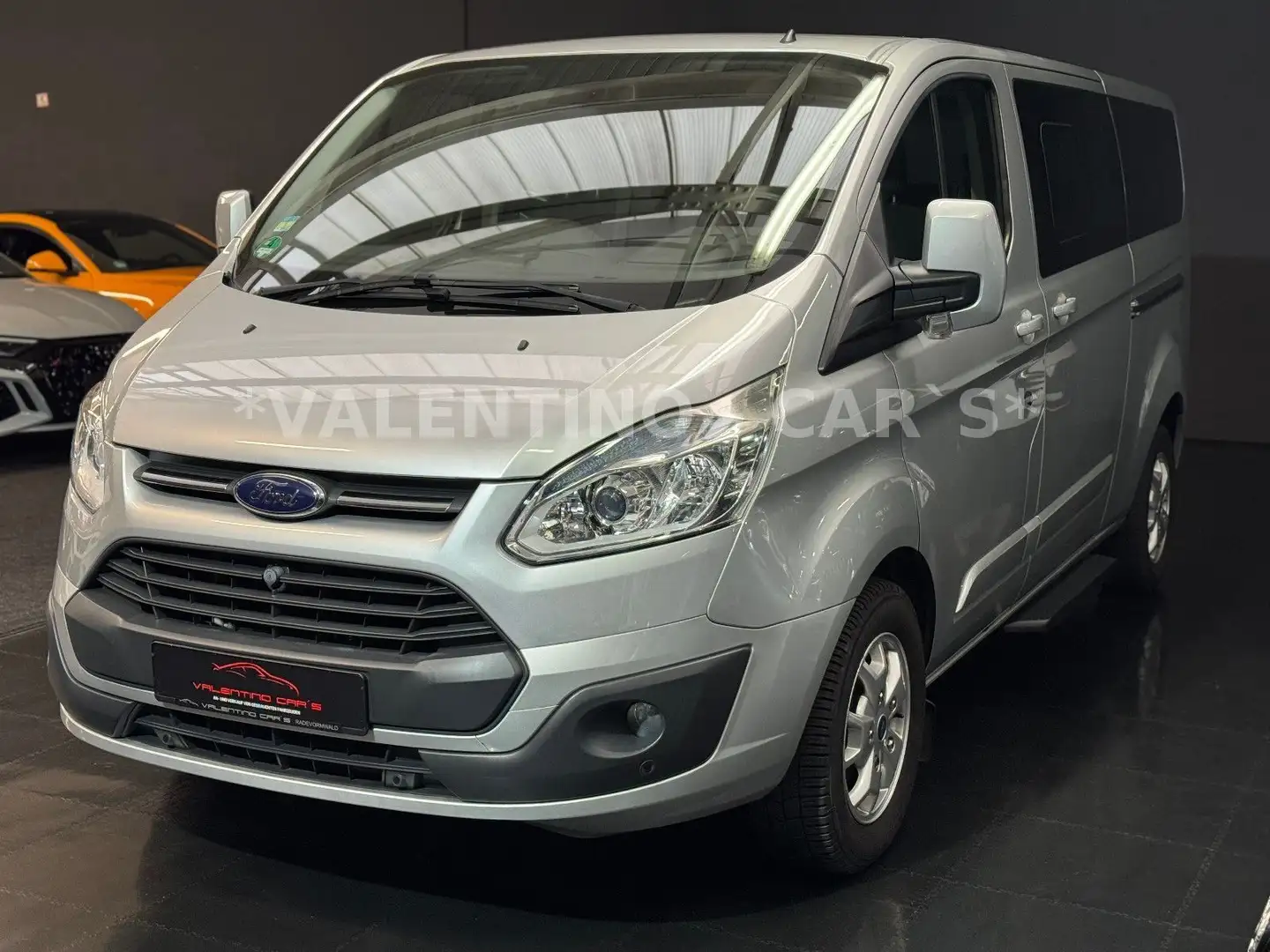Ford Tourneo Custom Kombi 300 L2 Titanium/9Sitz/AC Plateado - 2