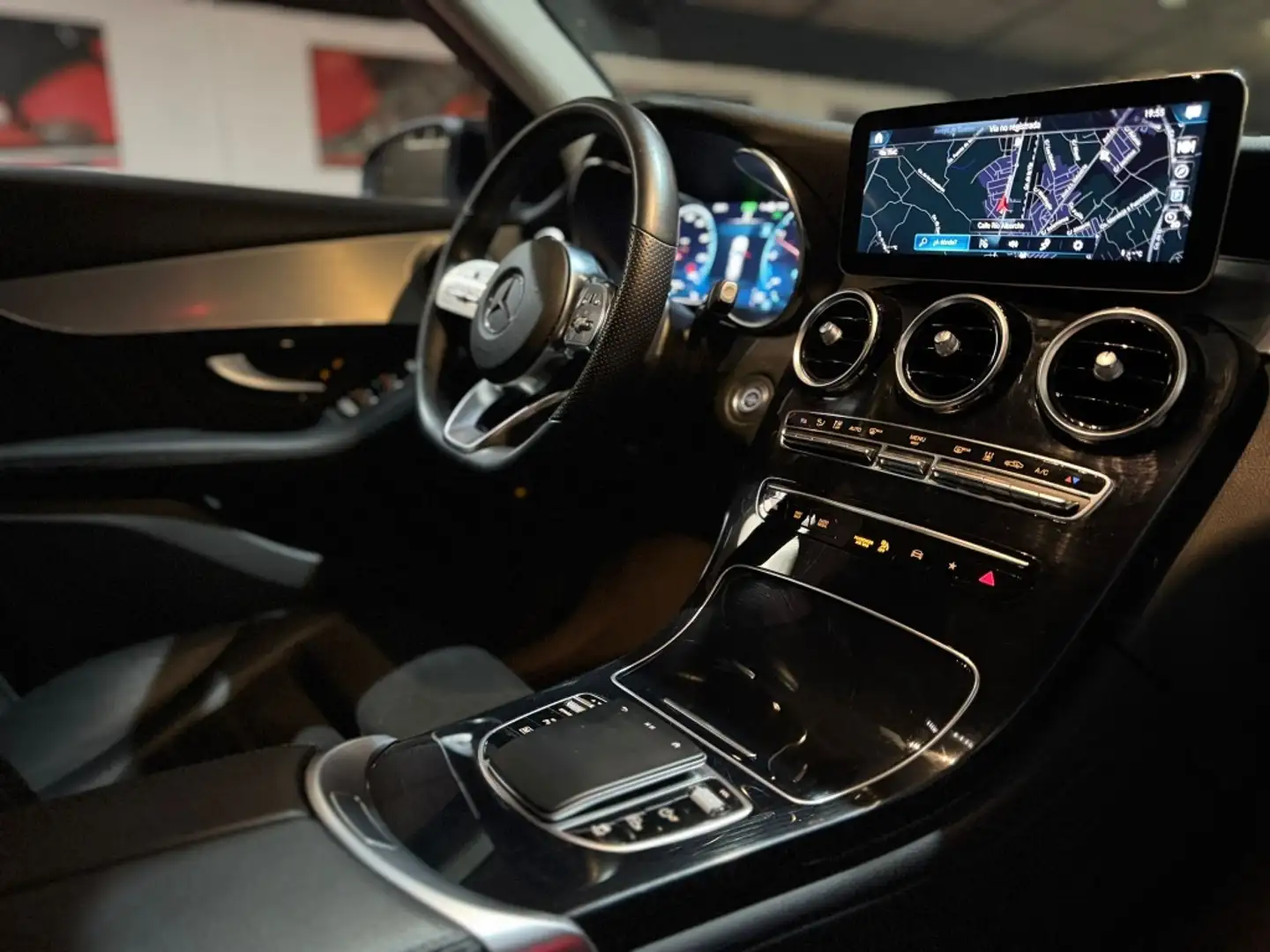 Mercedes-Benz GLC 300 300de 4Matic 9G-Tronic Schwarz - 2