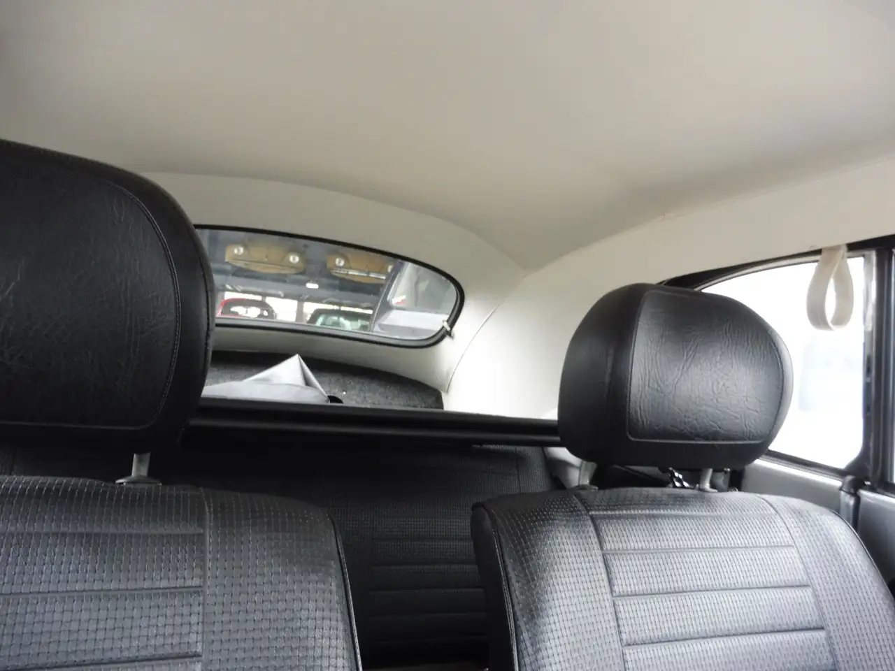 Volkswagen Käfer Cabrio 1303 orginal und rostfrei, 38.TKM, foto 6