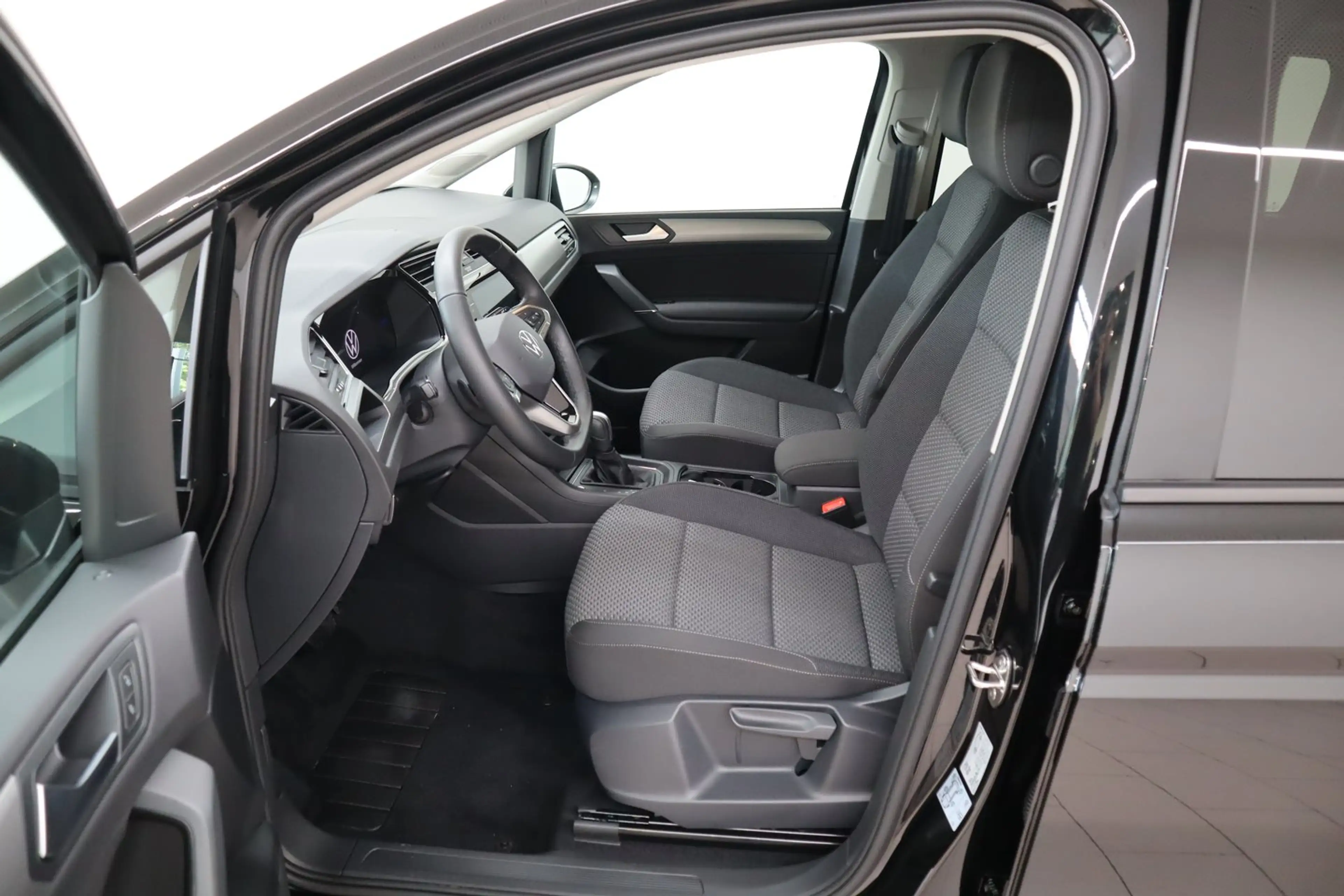 Volkswagen Touran Friends TSI DSG — photo 9