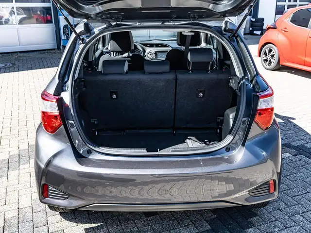 Toyota Yaris view 9