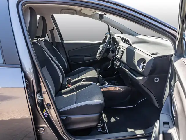 Toyota Yaris view 6