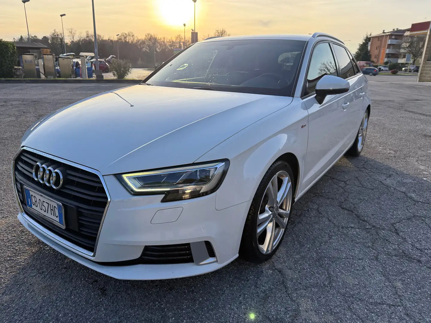 Audi A3 A3 Sportback 35 1.5 tfsi Admired S-LINE Blanc - 1
