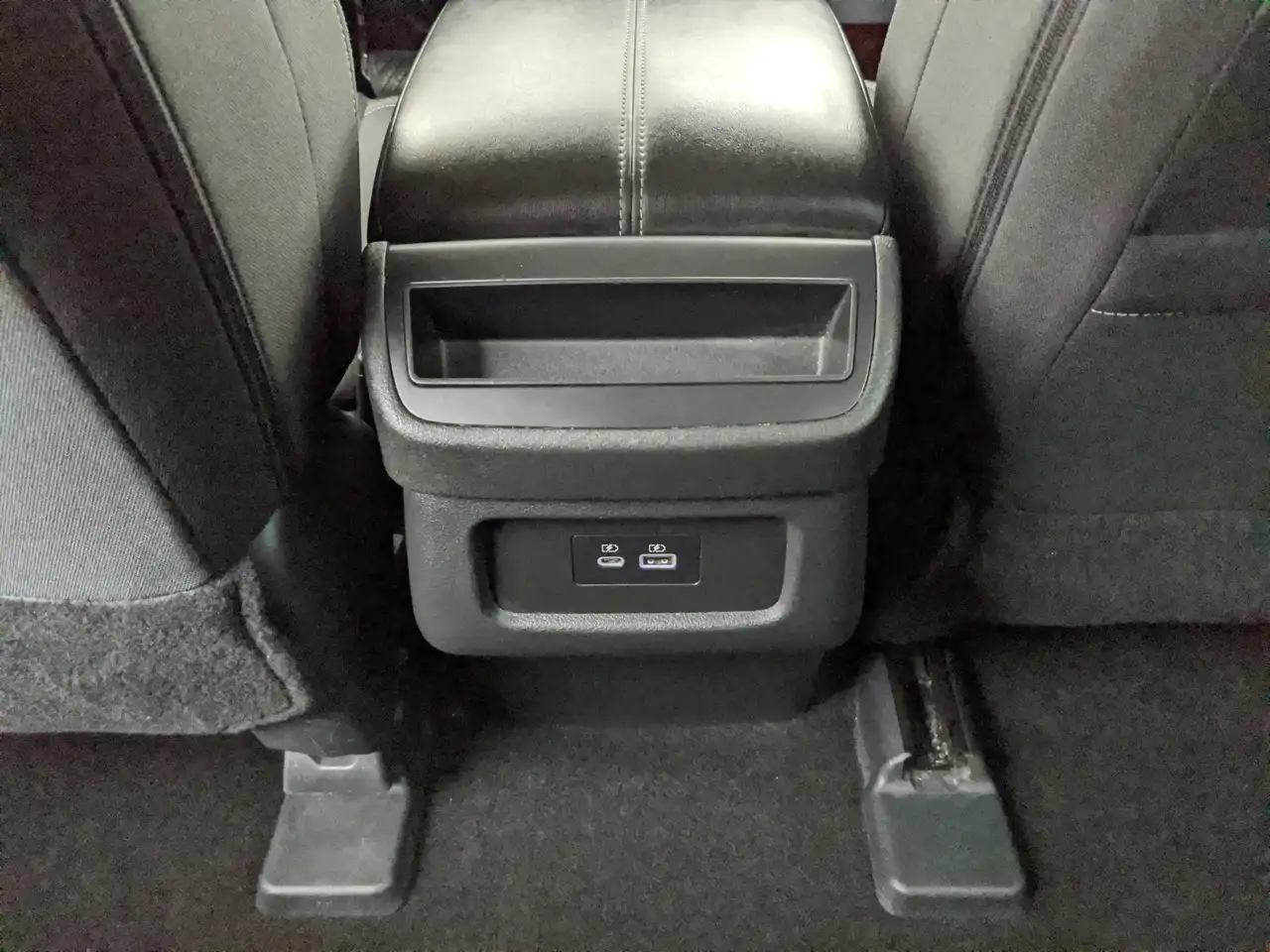 Nissan Pathfinder снимка Nissan Pathfinder