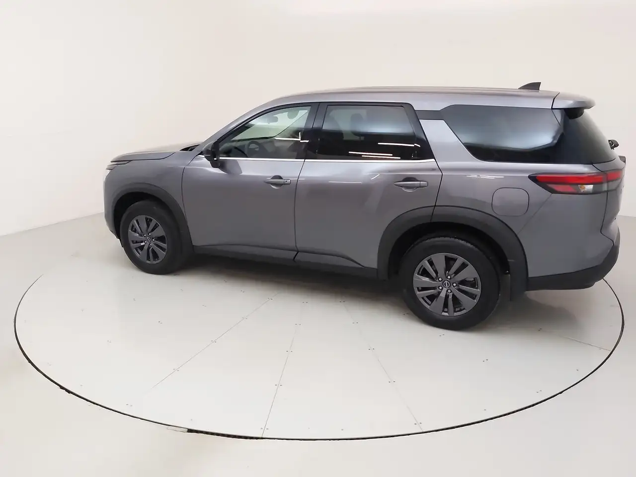 Nissan Pathfinder снимка Nissan Pathfinder