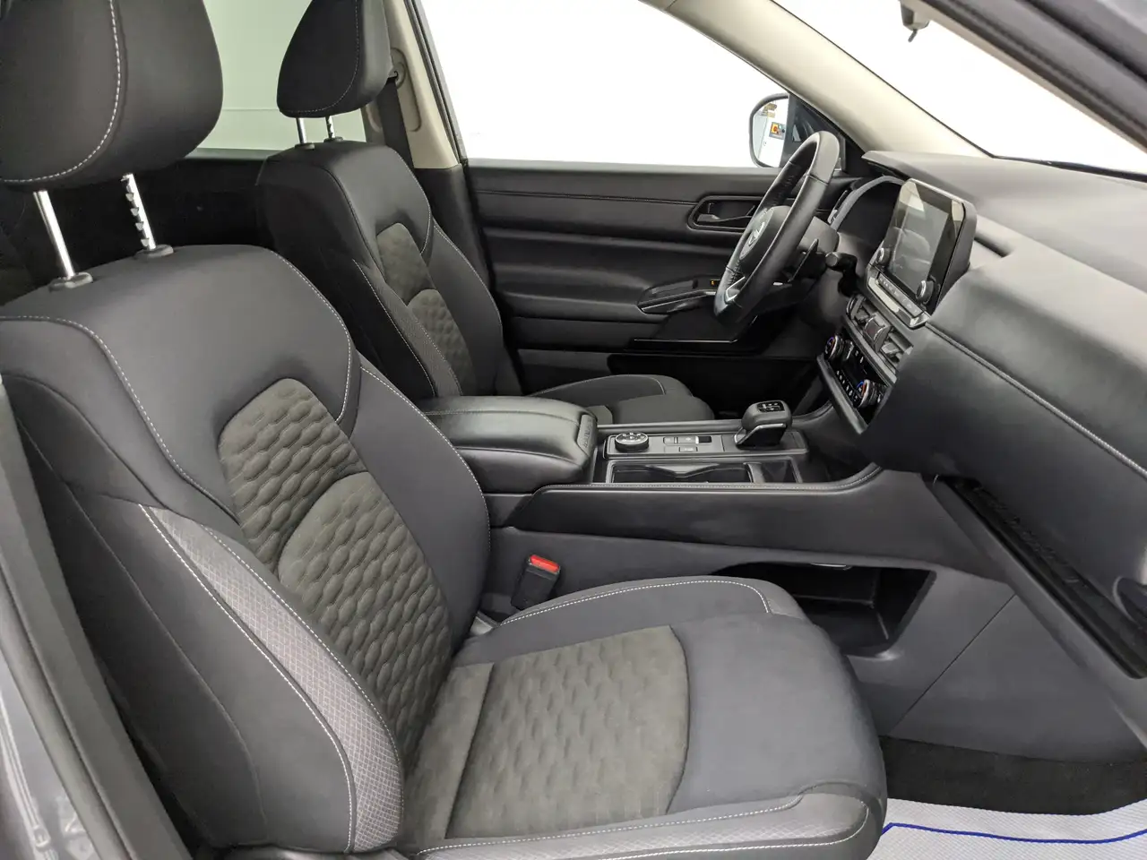 Nissan Pathfinder снимка Nissan Pathfinder