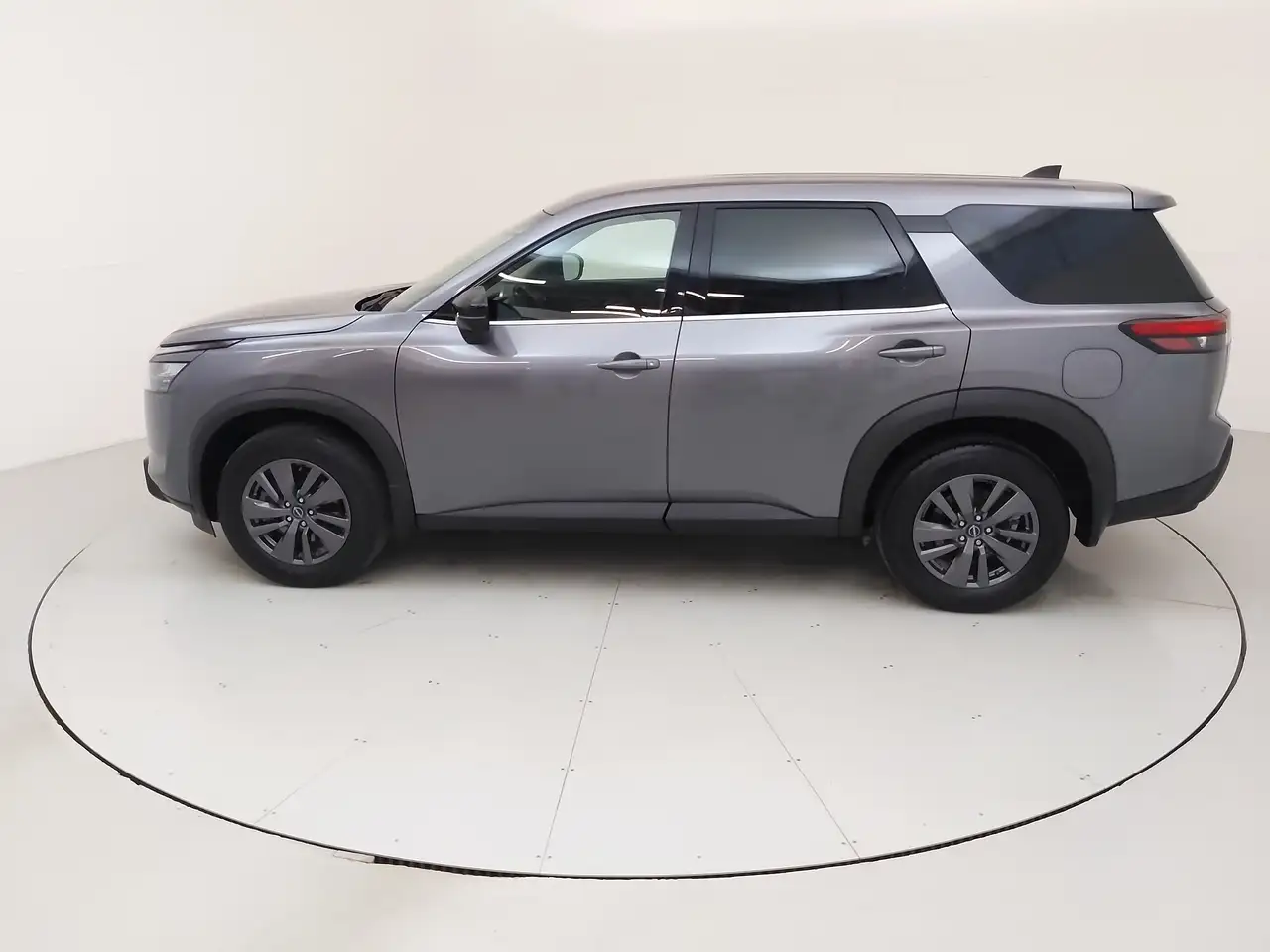 Nissan Pathfinder снимка Nissan Pathfinder