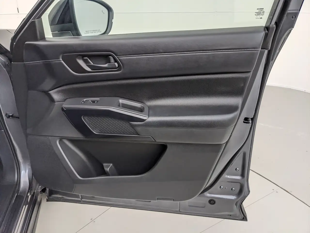 Nissan Pathfinder снимка Nissan Pathfinder