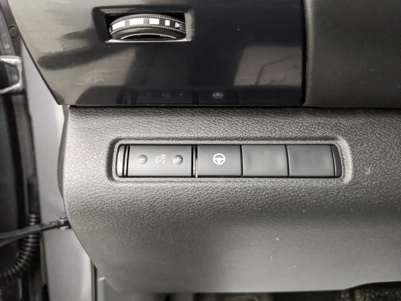 Nissan Pathfinder снимка Nissan Pathfinder