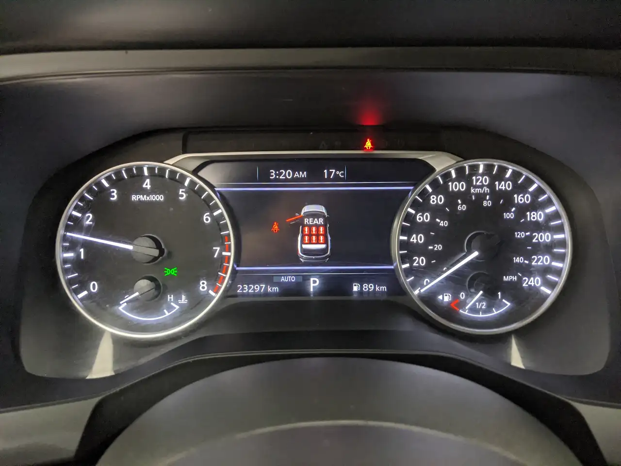 Nissan Pathfinder снимка Nissan Pathfinder