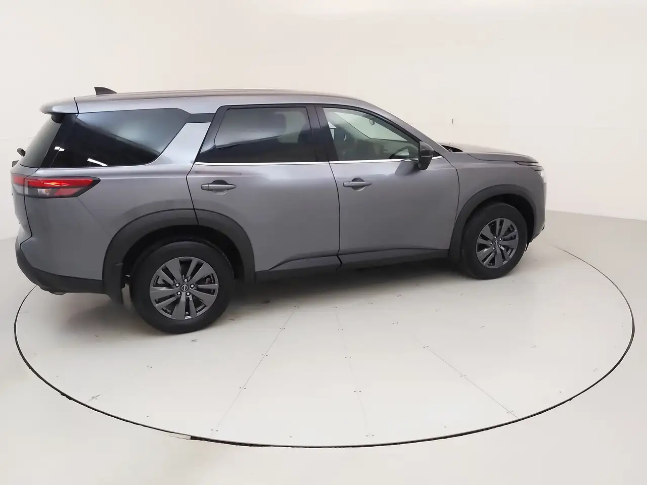 Nissan Pathfinder снимка Nissan Pathfinder