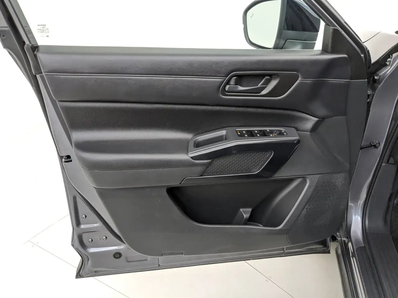 Nissan Pathfinder снимка Nissan Pathfinder