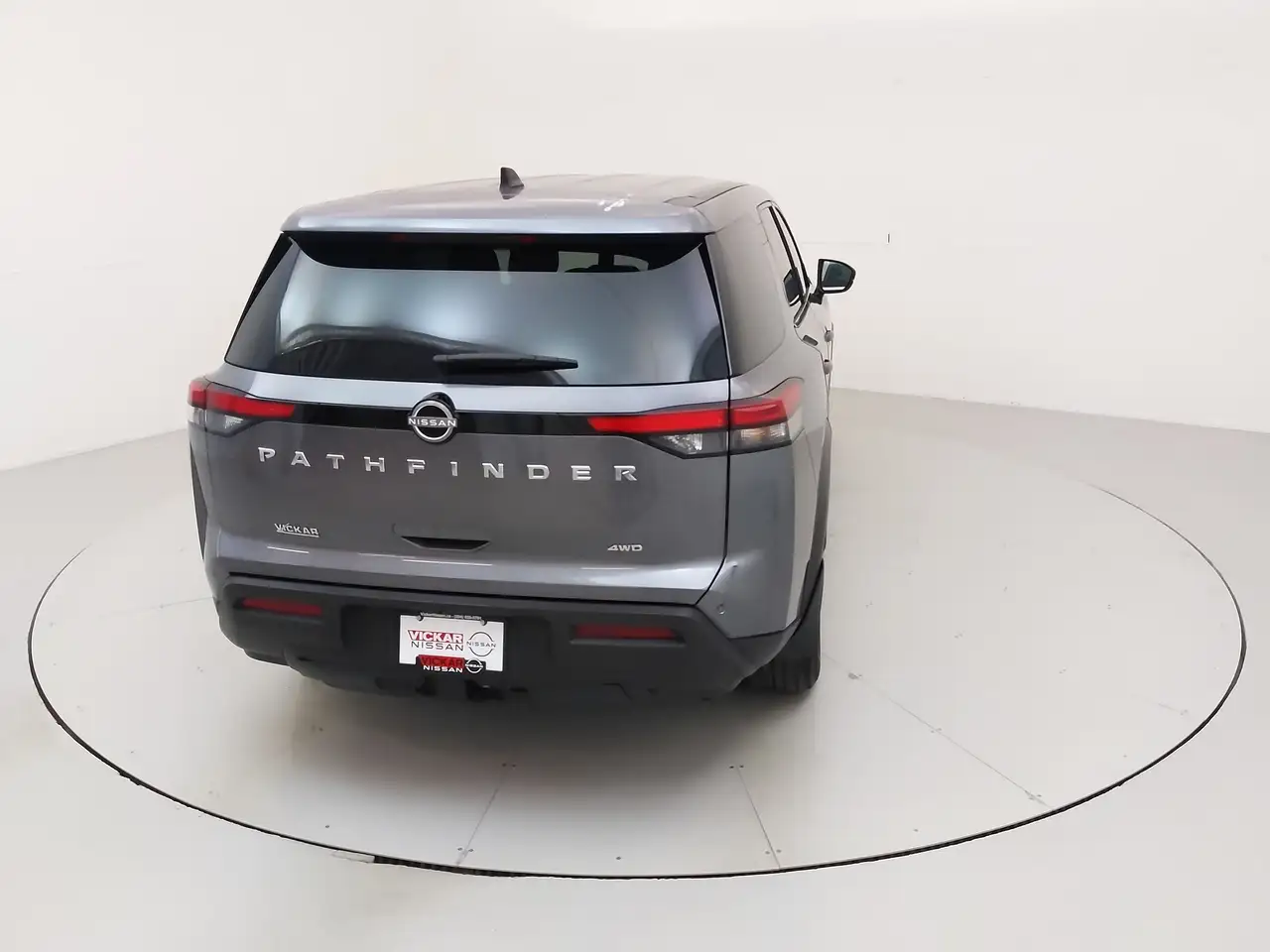 Nissan Pathfinder снимка Nissan Pathfinder