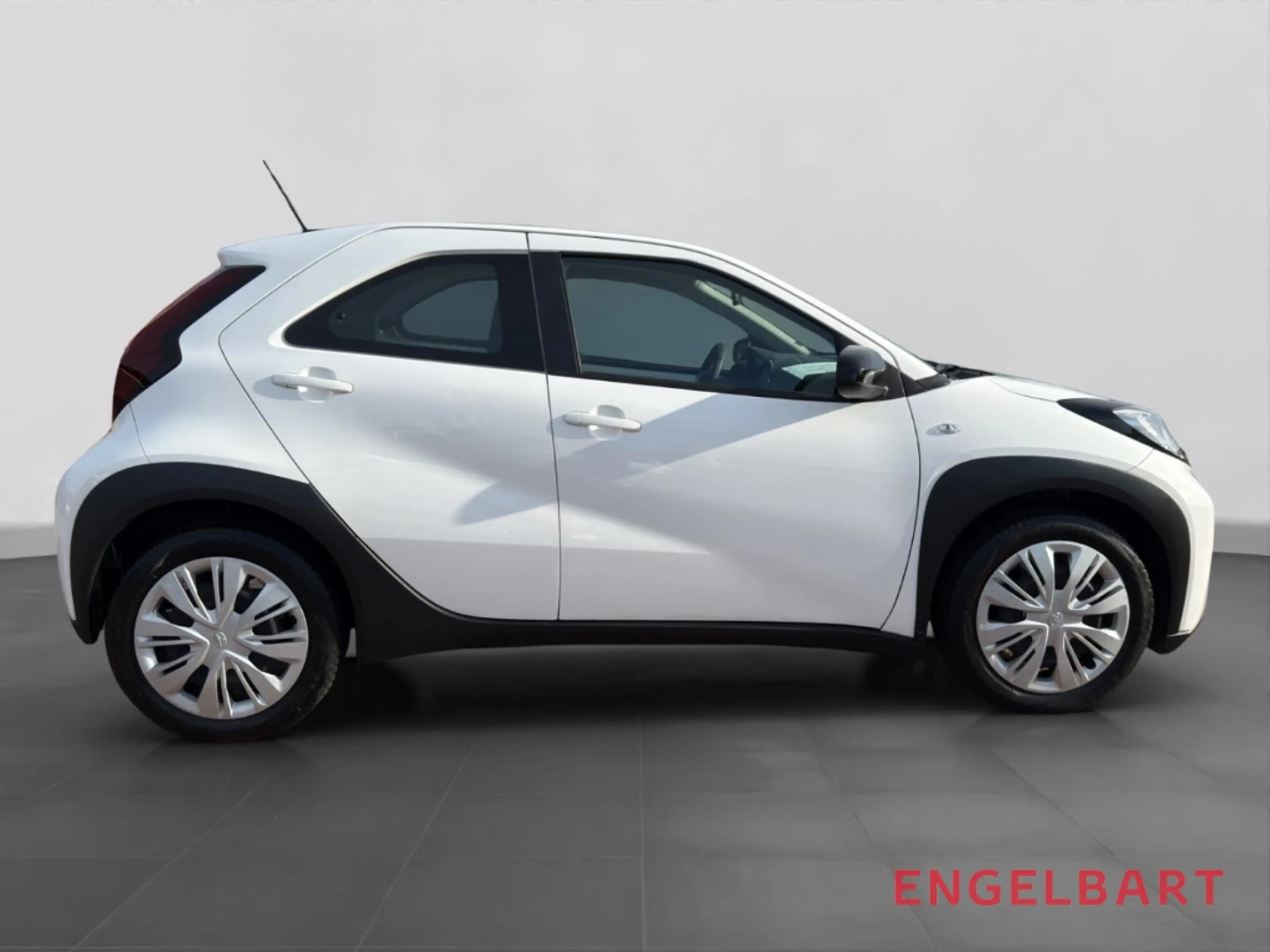 Toyota Aygo X Play Klima CarPlay DAB Spurhalteass. — photo 5
