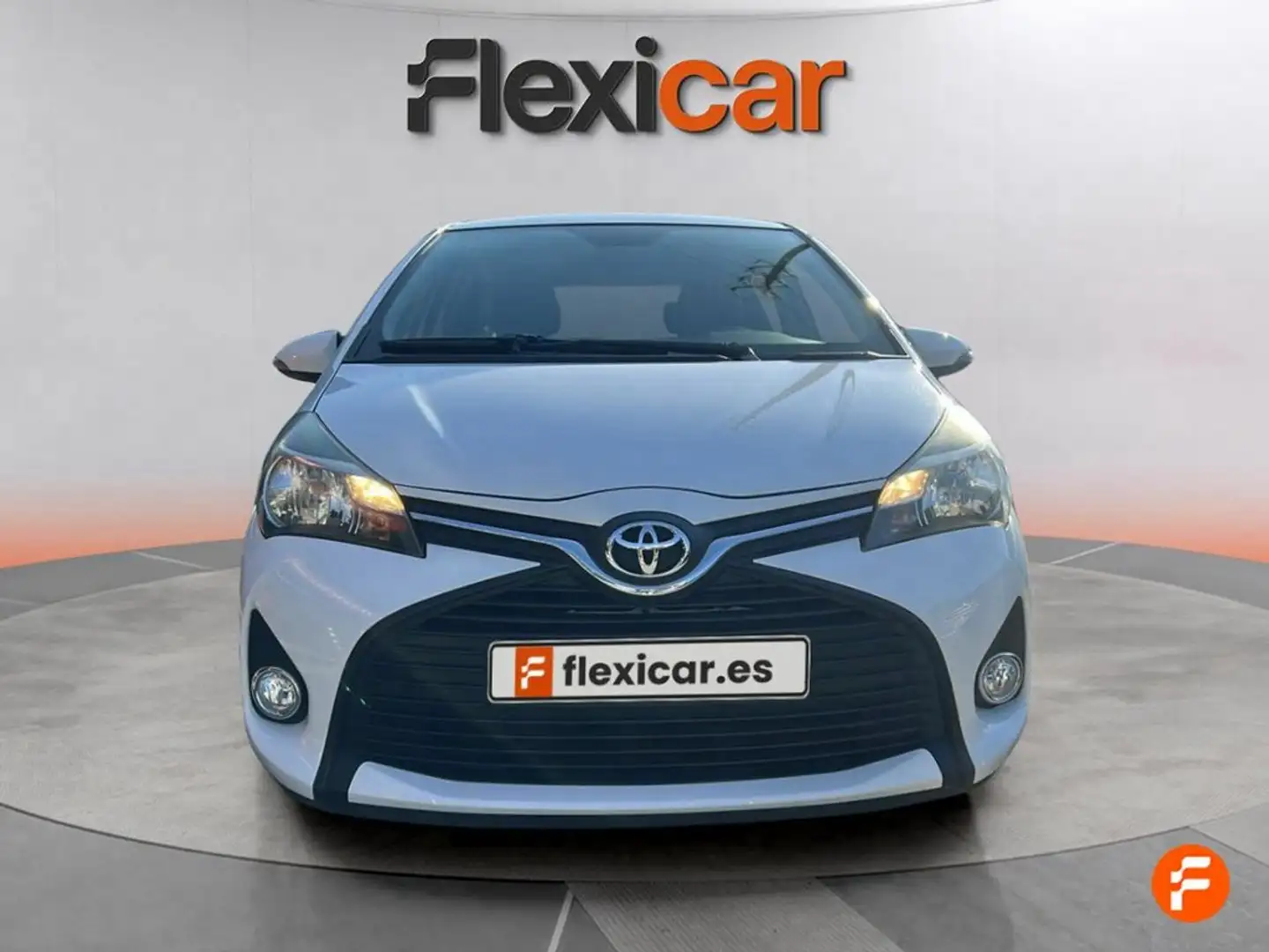 Toyota Yaris 70 City Blanco - 2