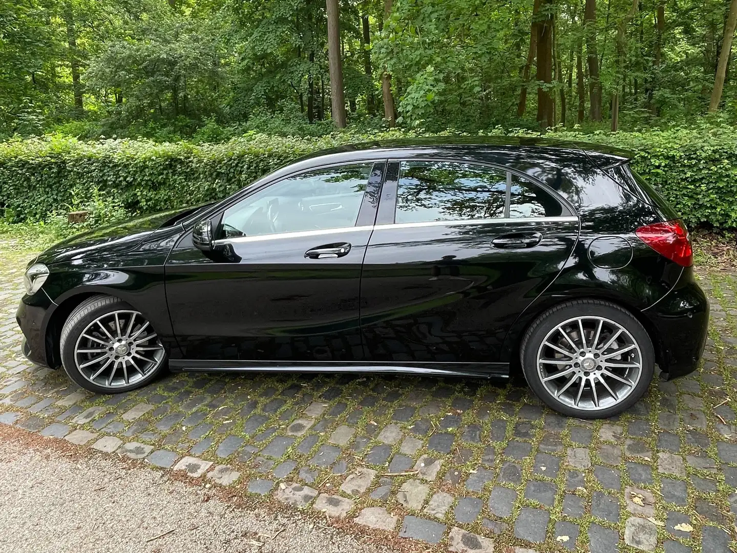 Mercedes-Benz A 250 A 250 4Matic 7G-DCT AMG Line - 2