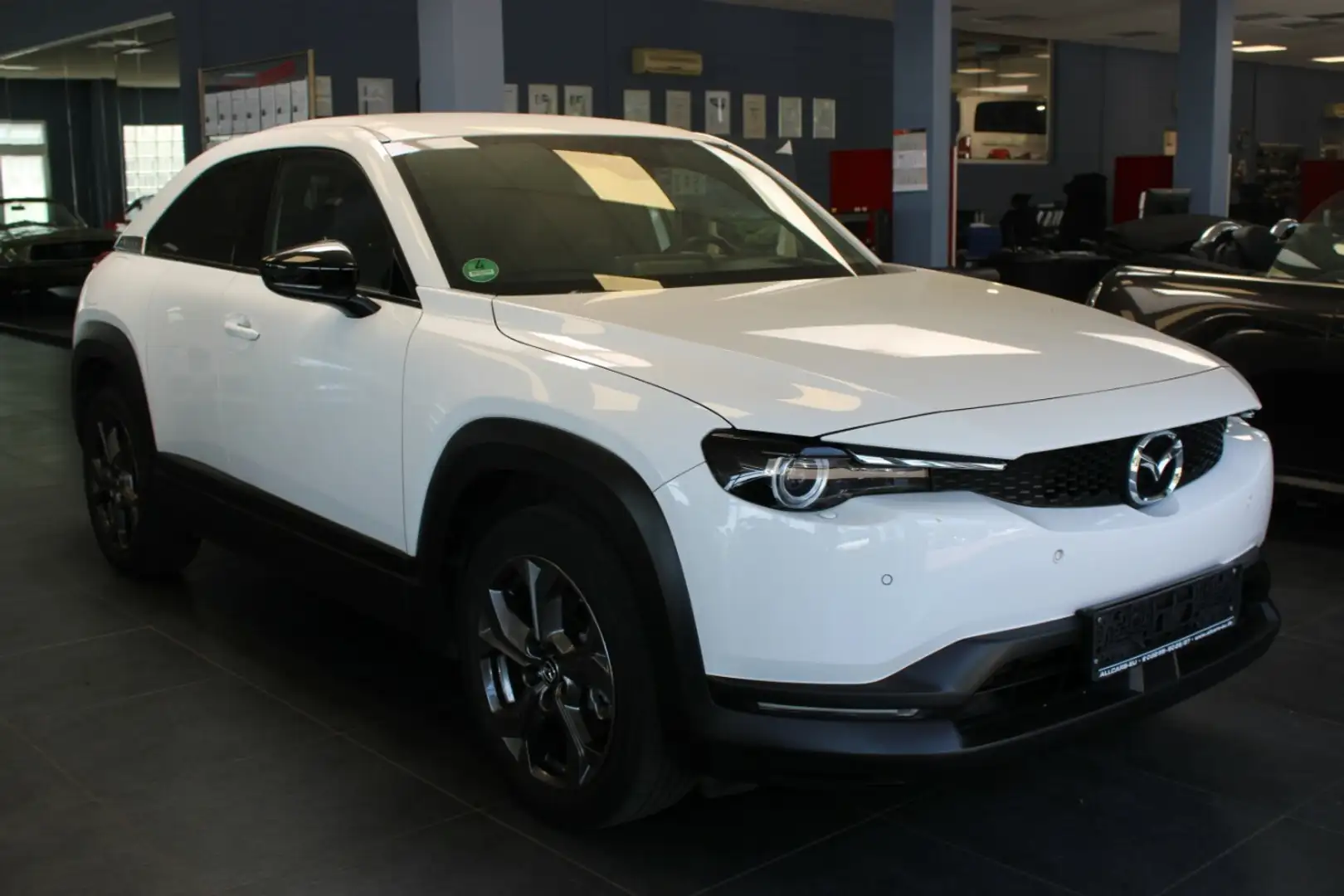 Mazda MX-30 e-SKYACTIV Blanc - 1