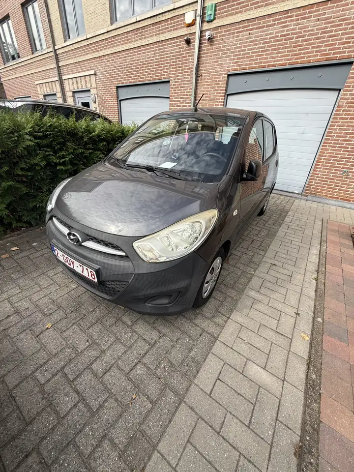 Hyundai i10 1.0i Comfort BlueDrive — photo 1 of 7