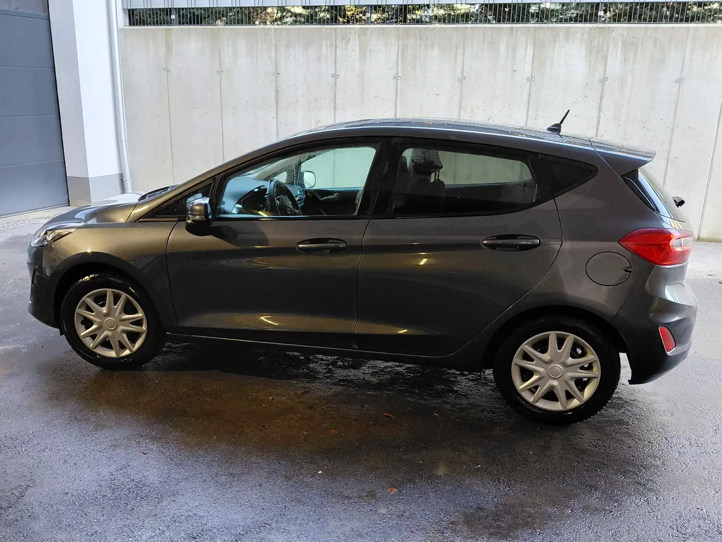 Ford Fiesta Trend Grau - 2