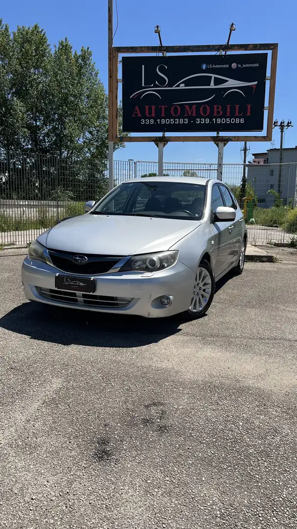 Subaru Impreza 2.0r 4QGP bi-fuel mt Plateado - 1