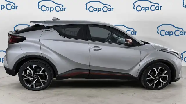 Toyota C-HR view 4