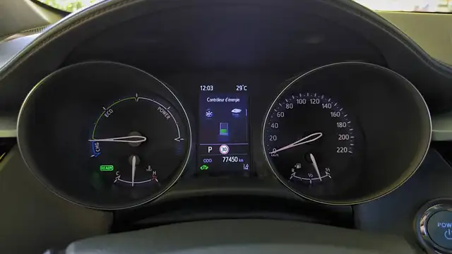 Toyota C-HR view 12