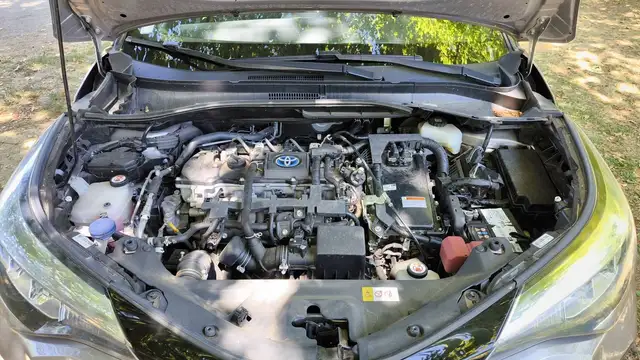 Toyota C-HR view 15