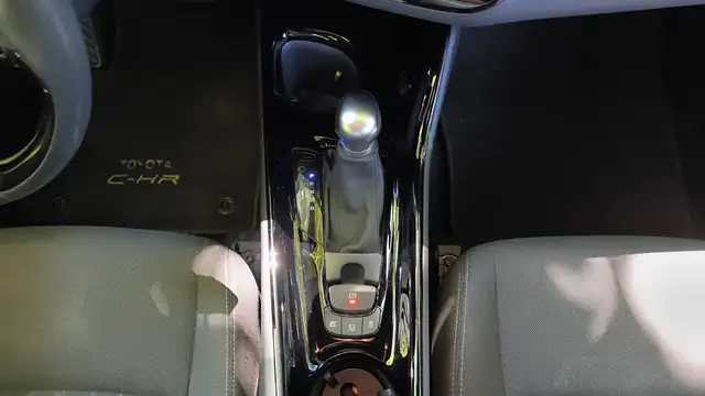 Toyota C-HR view 13