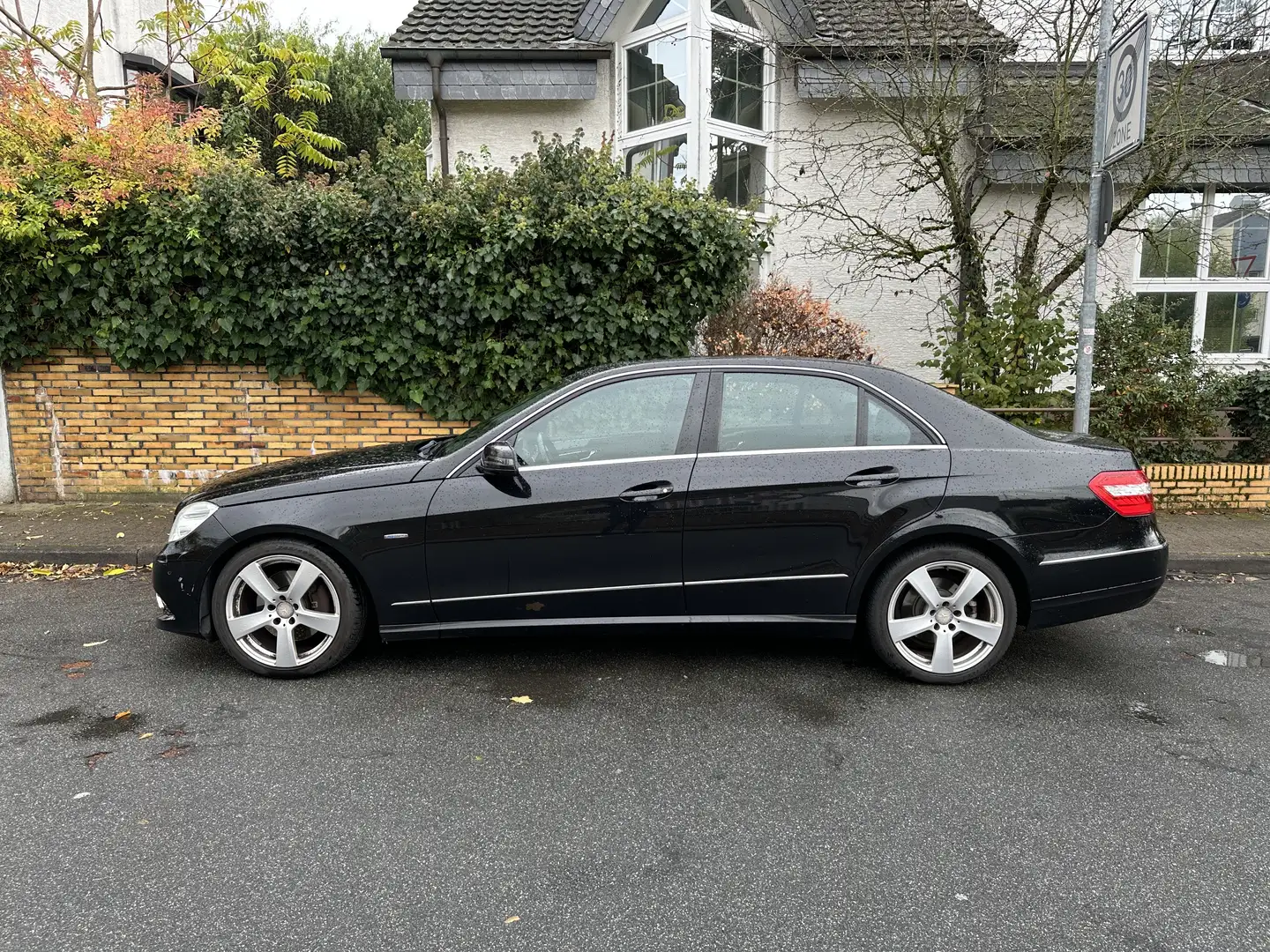 Mercedes-Benz E 250 CDI DPF BlueEFFICIENCY Avantgarde - 2