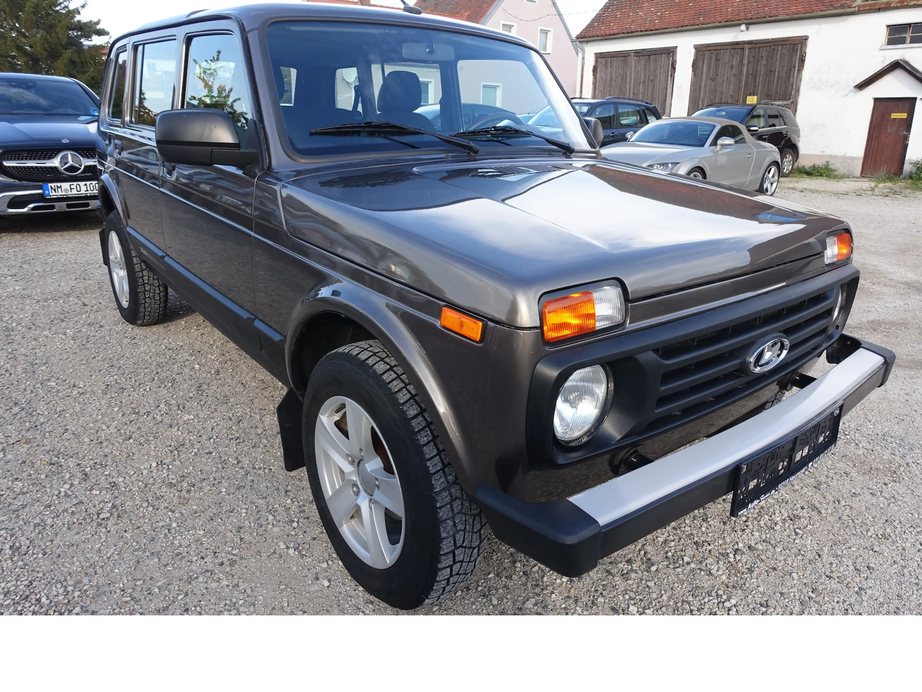 Lada Niva Legend 4x4 1,7 Klima Sitzheizung 5-Sitzer — photo 3