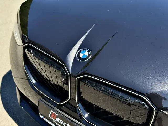 BMW X3 view 3