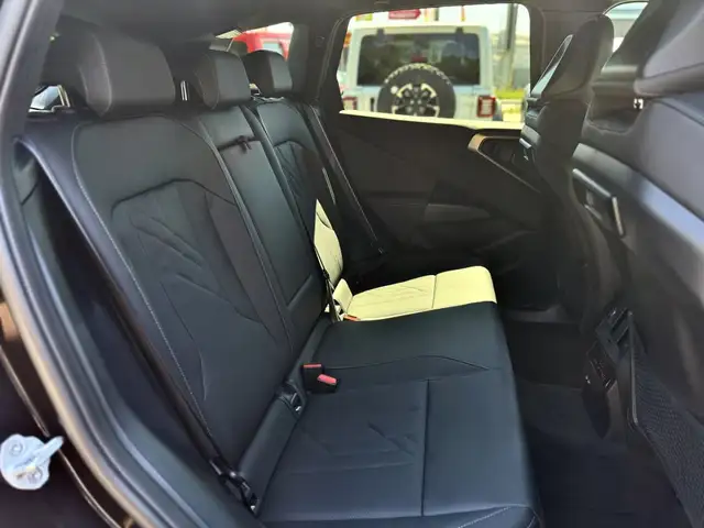 BMW X3 view 12