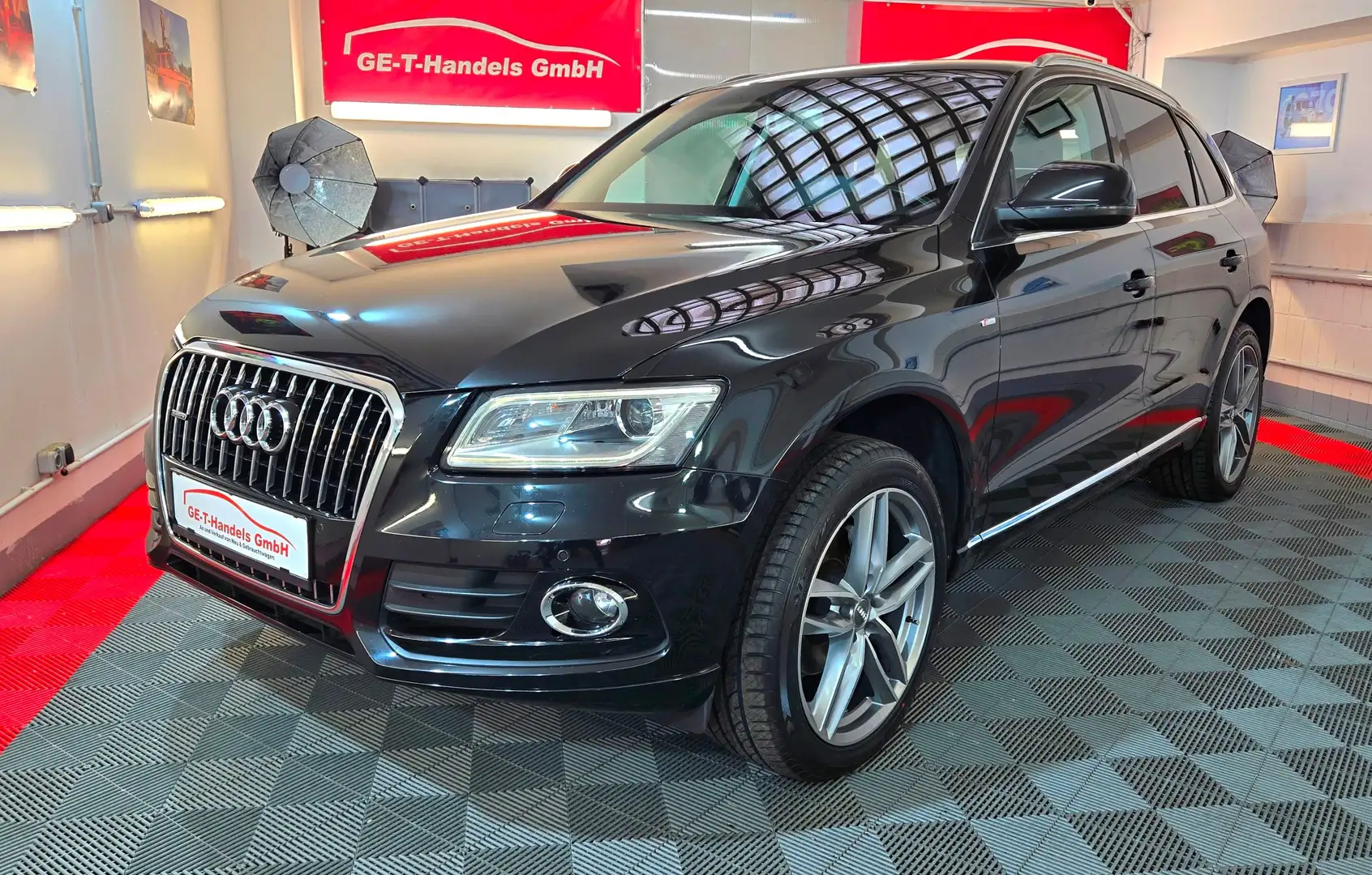 Audi Q5 2,0 TDI Quattro Sport-line Aut. LED Leder Schwarz - 1